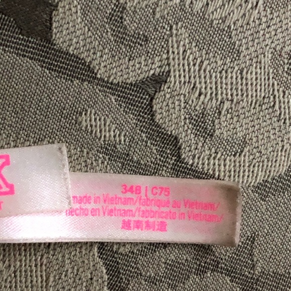 VICTORIA's SECRET PUSH UP BRA - Picture 4 of 4